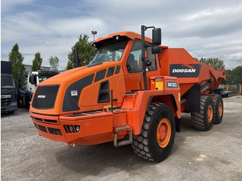 Сочленённый самосвал DOOSAN DA30
