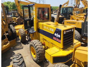 Колёсный погрузчик KOMATSU