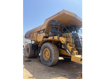 Карьерный самосвал CATERPILLAR