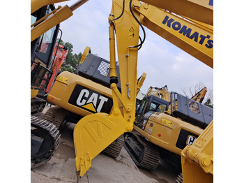 Гусеничный экскаватор KOMATSU PC210