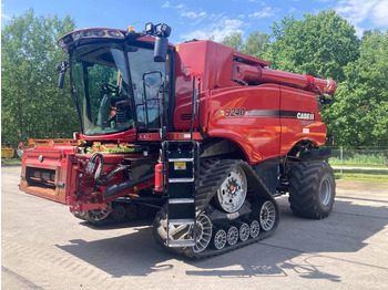 Зерноуборочный комбайн CASE IH