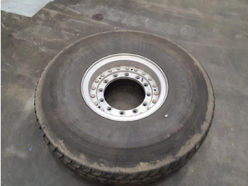 : фото в шапке страницы