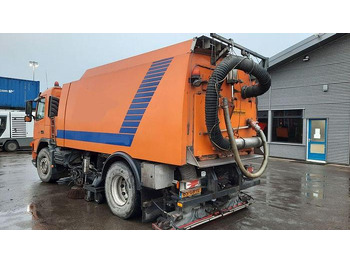 Подметально-уборочная машина VOLVO M9 4x2R + Johnston Beam VX800 Road Cleaner: фото 4