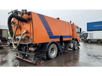 Подметально-уборочная машина VOLVO M9 4x2R + Johnston Beam VX800 Road Cleaner: фото 2