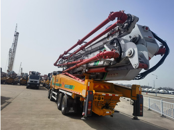 Автобетононасос XCMG Official Second Hand 62m Concrete Boom Pump HB62V Truck Mounted Concrete Pump For Sale: фото 4 Автобетононасос XCMG Official Second Hand 62m Concrete Boom Pump HB62V Truck Mounted Concrete Pump For Sale: фото 4