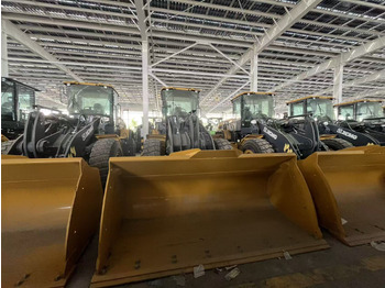 XCMG official XC948 4.5ton wheel loader hydraulic with diesel engine in stock в лизинг XCMG official XC948 4.5ton wheel loader hydraulic with diesel engine in stock: фото 4 XCMG official XC948 4.5ton wheel loader hydraulic with diesel engine in stock в лизинг XCMG official XC948 4.5ton wheel loader hydraulic with diesel engine in stock: фото 4