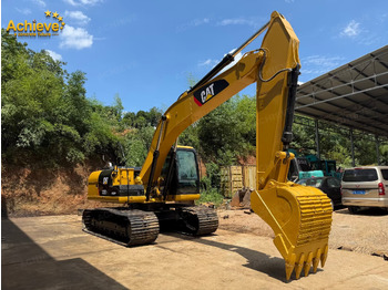 Гусеничный экскаватор CATERPILLAR 320D2