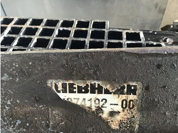 Кабина и интерьер Liebherr Acces Ladder: фото 4