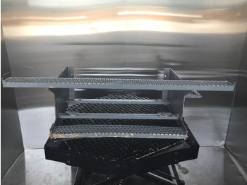 Кабина и интерьер LIEBHERR