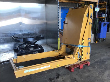 Кабина и интерьер LIEBHERR