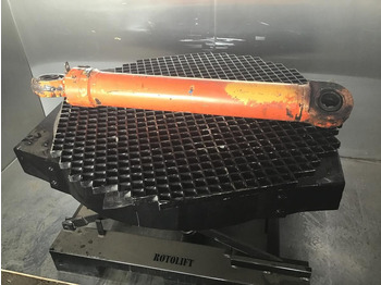 Гидравлический цилиндр LIEBHERR