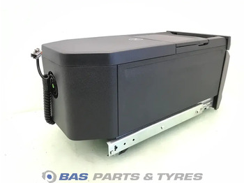 Запчасти для Грузовиков DAF XG Koelkast DAF 35 Liter 2321324: фото 4 Запчасти для Грузовиков DAF XG Koelkast DAF 35 Liter 2321324: фото 4