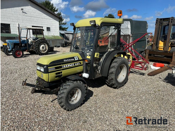 : фото в шапке страницы