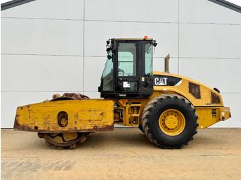 Каток CATERPILLAR CS74