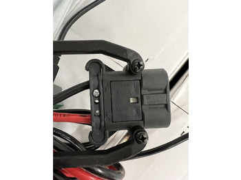 Аккумулятор для Погрузочно-разгрузочной техники Hoppecke 8790202 | Trak mini 24V30A 230v Year 2016 sn. 45020829 80A Rema battery Trak mini 24V30A 230v Year 2016 sn. 45020829 80A Rema battery connector: фото 3 Аккумулятор для Погрузочно-разгрузочной техники Hoppecke 8790202 | Trak mini 24V30A 230v Year 2016 sn. 45020829 80A Rema battery Trak mini 24V30A 230v Year 2016 sn. 45020829 80A Rema battery connector: фото 3