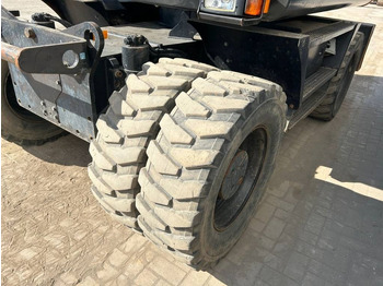 Колёсный экскаватор Hitachi ZX 140 W-5B: фото 3