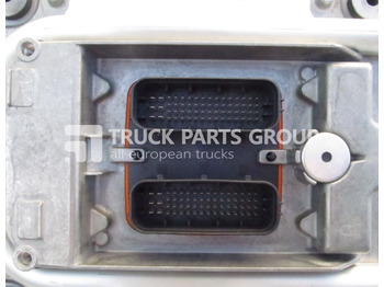 : фото в шапке страницы