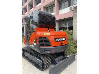 Гусеничный экскаватор DOOSAN DX60-9C