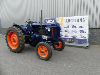 Трактор FORDSON