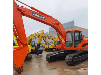Гусеничный экскаватор DOOSAN DH220