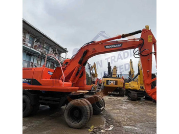 Гусеничный экскаватор DOOSAN DH150