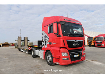 : фото в шапке страницы