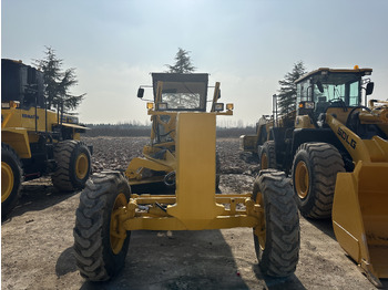 Грейдер KOMATSU