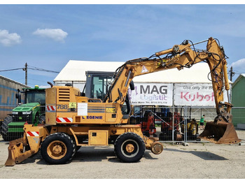 : фото в шапке страницы