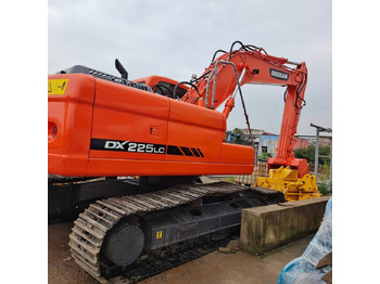 Гусеничный экскаватор DOOSAN DX225LC