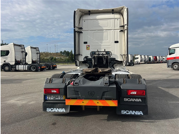 Тягач Scania R450: фото 5