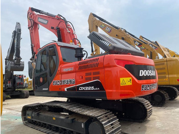 Гусеничный экскаватор DOOSAN DX225LCA