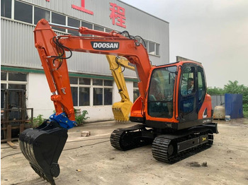 Мини-экскаватор DOOSAN DX75
