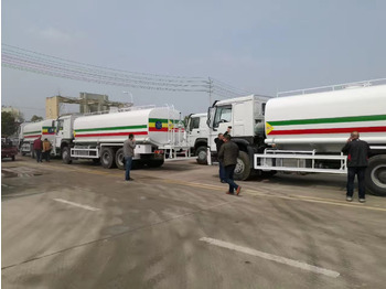 : фото в шапке страницы