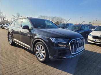 Внедорожник AUDI