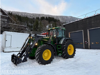 Трактор JOHN DEERE 2000 Series