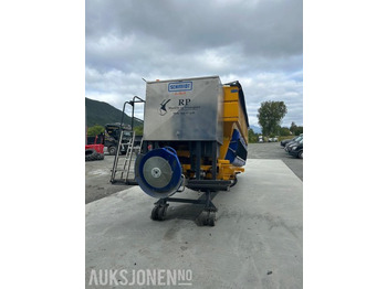 Грузовик 2016 AEBI Schmidt Stratos Fastsandspreder: фото 4 Грузовик 2016 AEBI Schmidt Stratos Fastsandspreder: фото 4