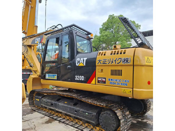 Гусеничный экскаватор CATERPILLAR 320D2