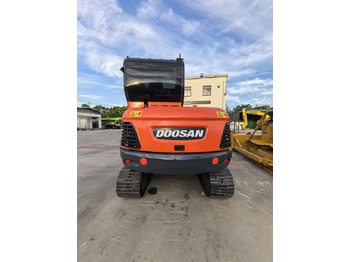Гусеничный экскаватор DOOSAN DX60
