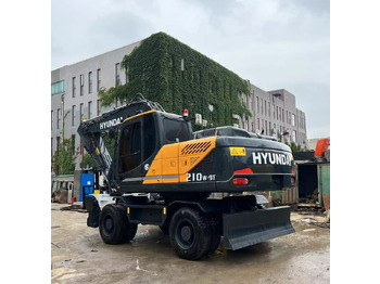 Колёсный экскаватор HYUNDAI