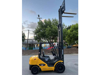 Дизельный погрузчик New arriver second hand Komatsu FD30 forklift with good performance cheap used forklift for sale: фото 4