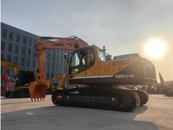 Гусеничный экскаватор good condition Hyundai used excavator Crawler excavator 220LC-9S cheap price for sale: фото 3