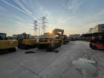 Гусеничный экскаватор CATERPILLAR 320B