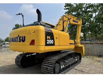 Гусеничный экскаватор KOMATSU PC200-8