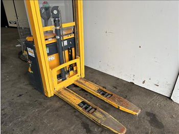Пищевое оборудование Jungheinrich EJC112RK Electric pallet stacker: фото 4