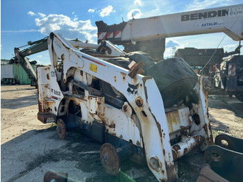 Мини-погрузчик с бортовым поворотом BOBCAT S770
