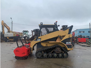 Мини-погрузчик с бортовым поворотом CAT 257 B: фото 3