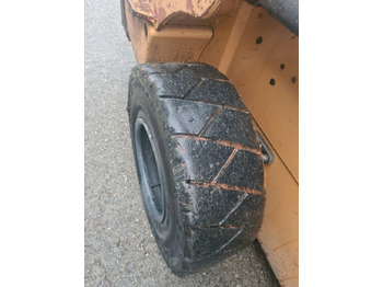 Мини-погрузчик с бортовым поворотом Case SR 250: фото 5 Мини-погрузчик с бортовым поворотом Case SR 250: фото 5