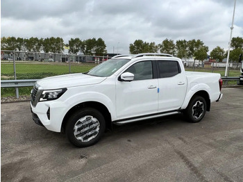 Пикап NISSAN Navara