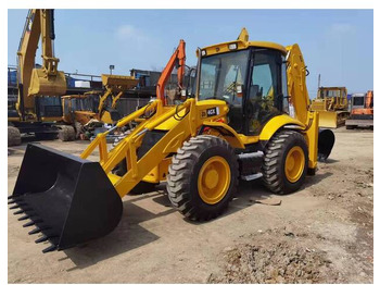 Экскаватор-погрузчик JCB 4CX