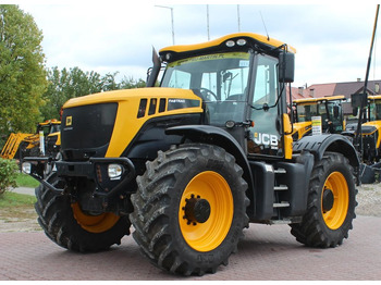 Трактор JCB